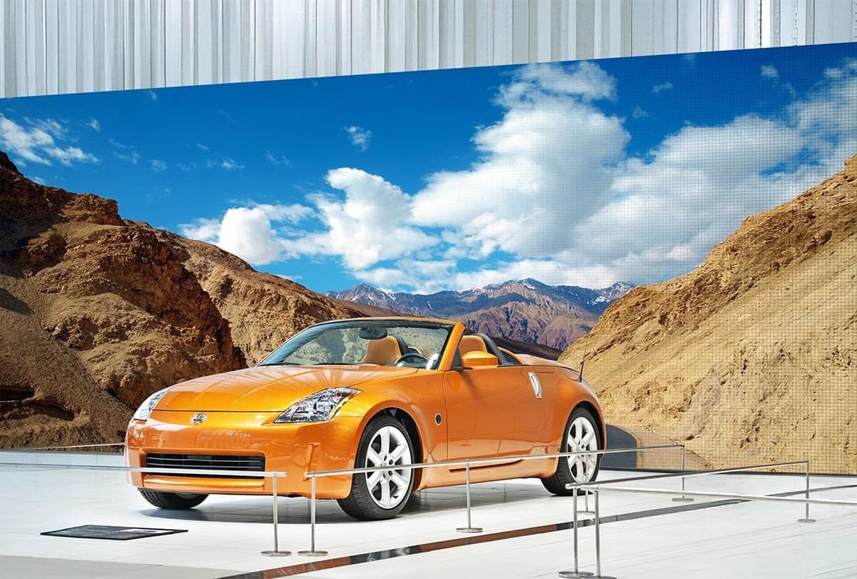 ショールームでLEDビジョンの活用