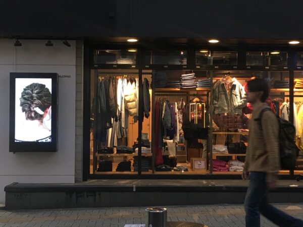 渋谷センター街商業ビル 様　ご導入事例