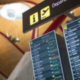 空港でのAIサイネージ導入事例