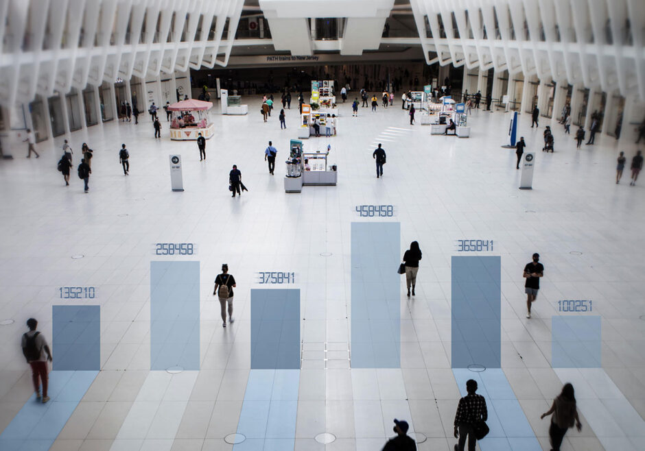 空港・駅でのIoTサイネージ活用例