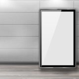 ディスプレイ一体型サイネージと外付けプレーヤー