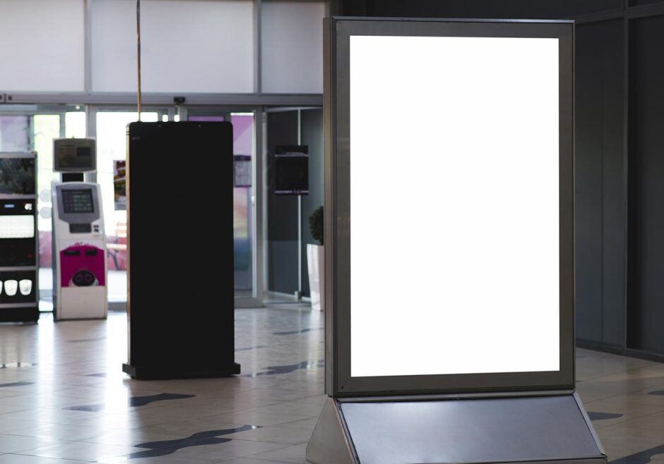 エントランス・受付でのサイネージ導入ポイント