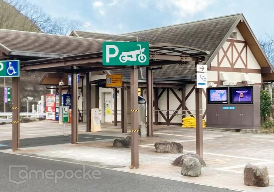 高速道路サービスエリア・パーキングエリアでのサイネージ活用